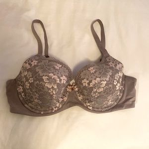Body by Victoria 38D Victoria’s Secret bra. Grey and baby pink. Barely worn